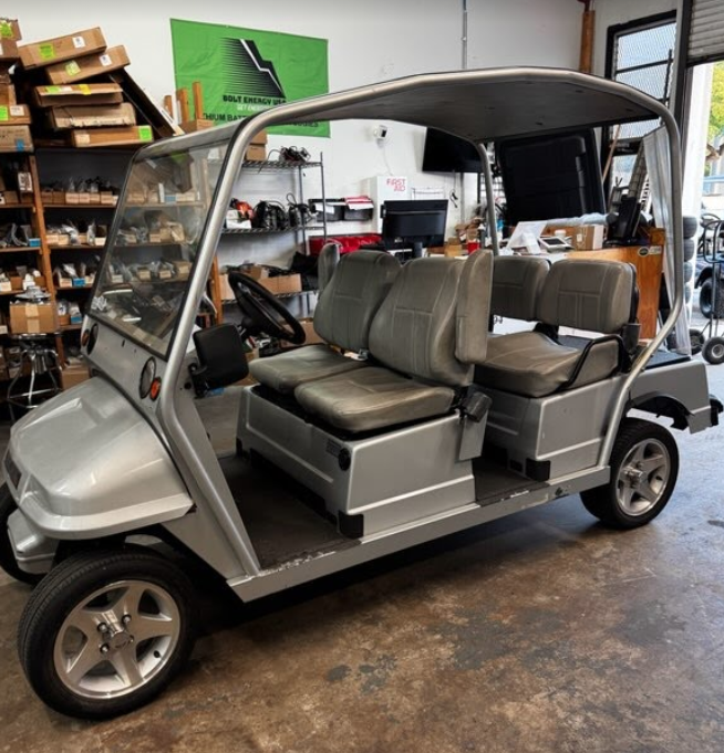 2005 Columbia ParCar PARCAR 4-Seater Lithium Golf Cart
